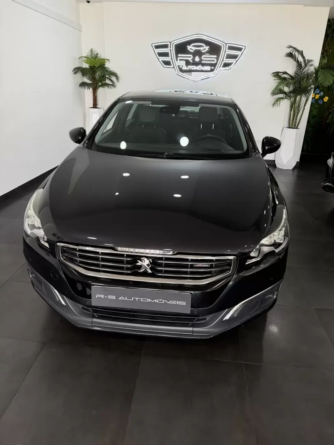 Peugeot 508 2015 - 9990 EUR, 240000 km - AUTO.MOTO.pt - 240000km - foto 2 de 15