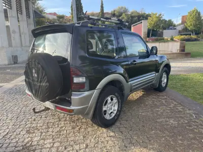 Mitsubishi Pajero 2000 - 15900 EUR, 277000 km - AUTO.MOTO.pt - 277000km - foto 3 de 8