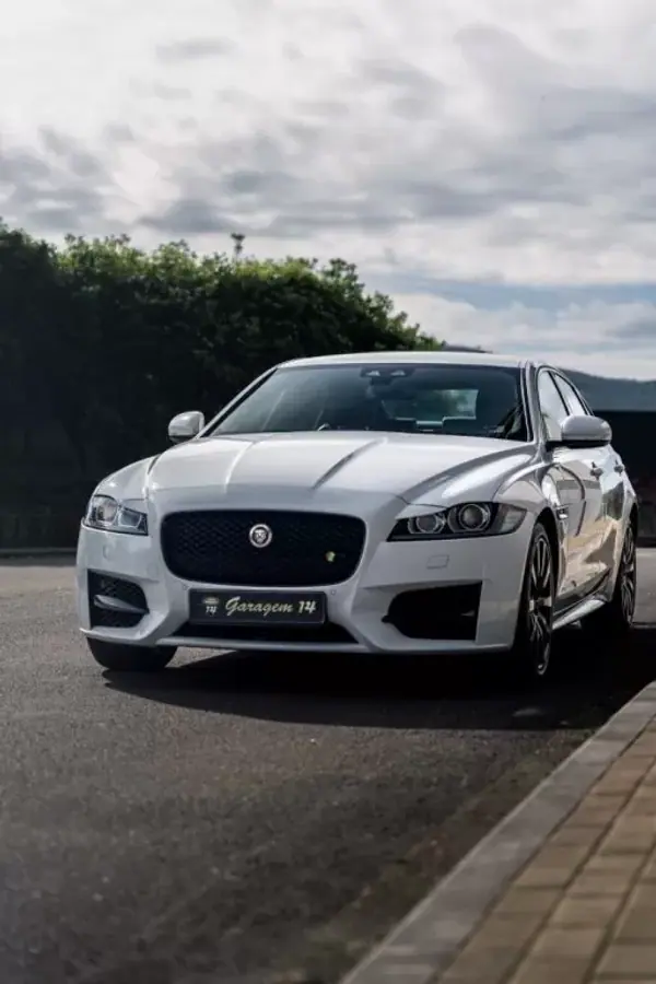 Jaguar XF 2017 - 22990 EUR, 145800 km - AUTO.MOTO.pt - 145800km - foto 16 de 55
