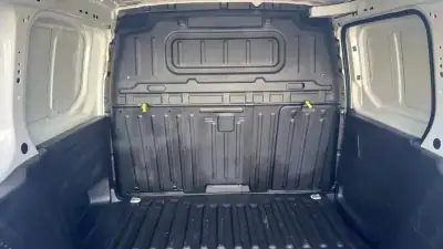 Peugeot Partner 1.6 BluHdi Pro 2019 - 12490 EUR, 144000 km - AUTO.MOTO.pt - 144000km - foto 8 de 19