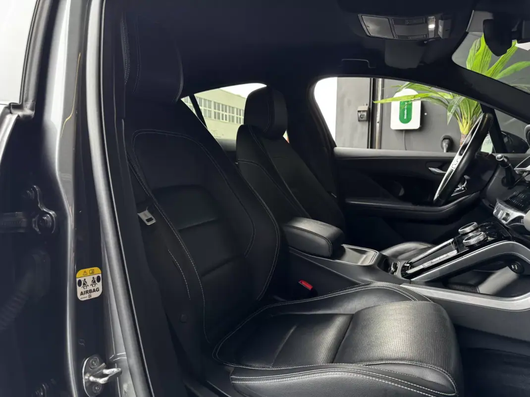 Jaguar I-Pace 2018 - 26990 EUR, 118500 km - AUTO.MOTO.pt - 118500km - foto 34 de 35