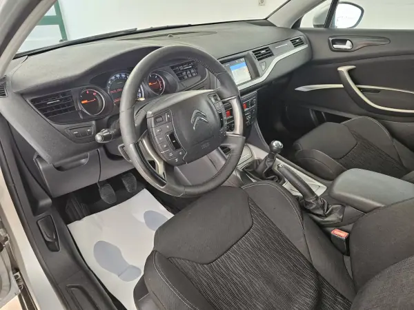 Citroën C5 Break 2013 - 7500 EUR, 228842 km - AUTO.MOTO.pt - 228842km - foto 5 de 17