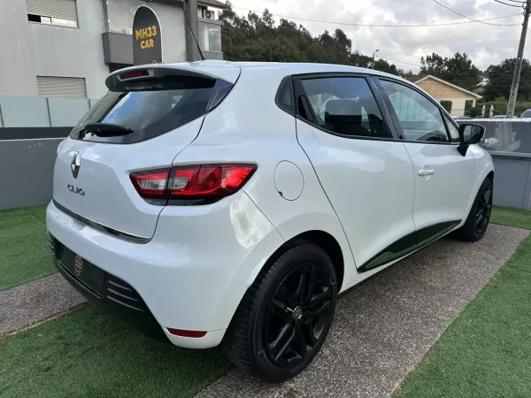 Renault Clio 2018 - 10900 EUR, 138929 km - AUTO.MOTO.pt - 138929km - foto 9 de 46