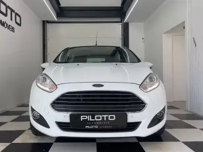 Ford Fiesta 2015 - 9990 EUR, 126498 km - AUTO.MOTO.pt - 126498km - foto 3 de 23