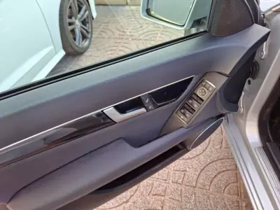 Mercedes-Benz C 200 2011 - 11500 EUR, 221260 km - AUTO.MOTO.pt - 221260km - foto 14 de 32