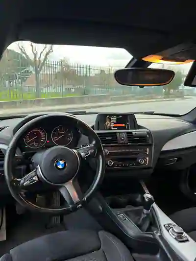 BMW 120 2015 - 16000 EUR, 155000 km - AUTO.MOTO.pt - 155000km - foto 8 de 11