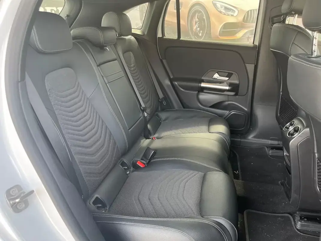 Mercedes-Benz EQA 2023 - 32990 EUR, 77000 km - AUTO.MOTO.pt - 77000km - foto 11 de 15