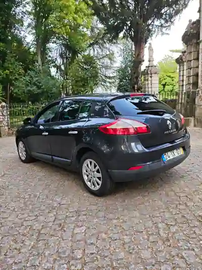 Renault Mégane 2010 - 4300 EUR, 246000 km - AUTO.MOTO.pt - 246000km - foto 6 de 9