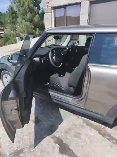MINI Cooper 2014 - 10500 EUR, 199000 km - foto 6 de 9