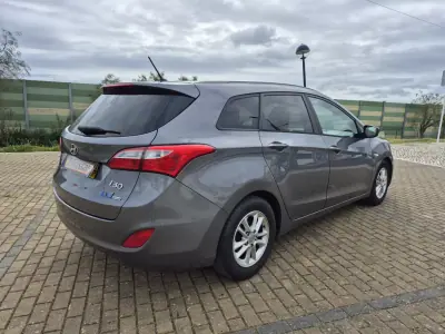 Hyundai i30 SW 2013 - 6890 EUR, 200850 km - AUTO.MOTO.pt - 200850km - foto 7 de 19