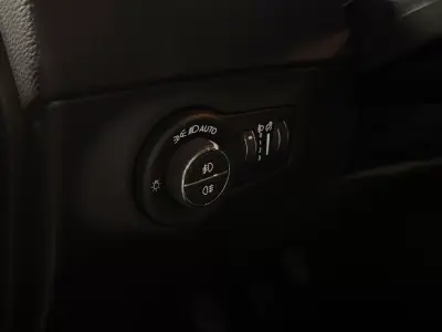 Jeep Compass 2021 - 18990 EUR, 40400 km - AUTO.MOTO.pt - 40400km - foto 16 de 27
