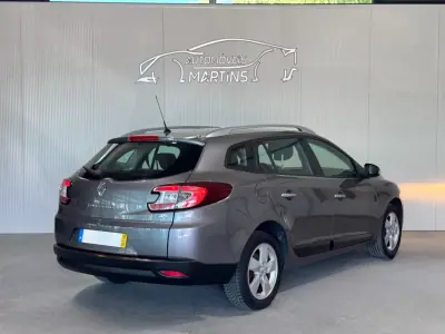 Renault Mégane 2010 - 5990 EUR, 268926 km - AUTO.MOTO.pt - 268926km - foto 6 de 18
