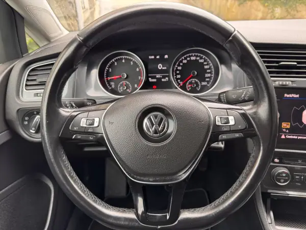 Volkswagen Golf 2017 - 14500 EUR, 123332 km - AUTO.MOTO.pt - 123332km - foto 11 de 26