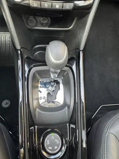 Peugeot 2008 2018 - 13900 EUR, 106900 km - AUTO.MOTO.pt - 106900km - foto 11 de 15