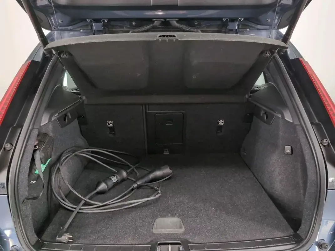 Volvo XC 40 2022 - 28990 EUR, 86024 km - AUTO.MOTO.pt - 86024km - foto 9 de 10