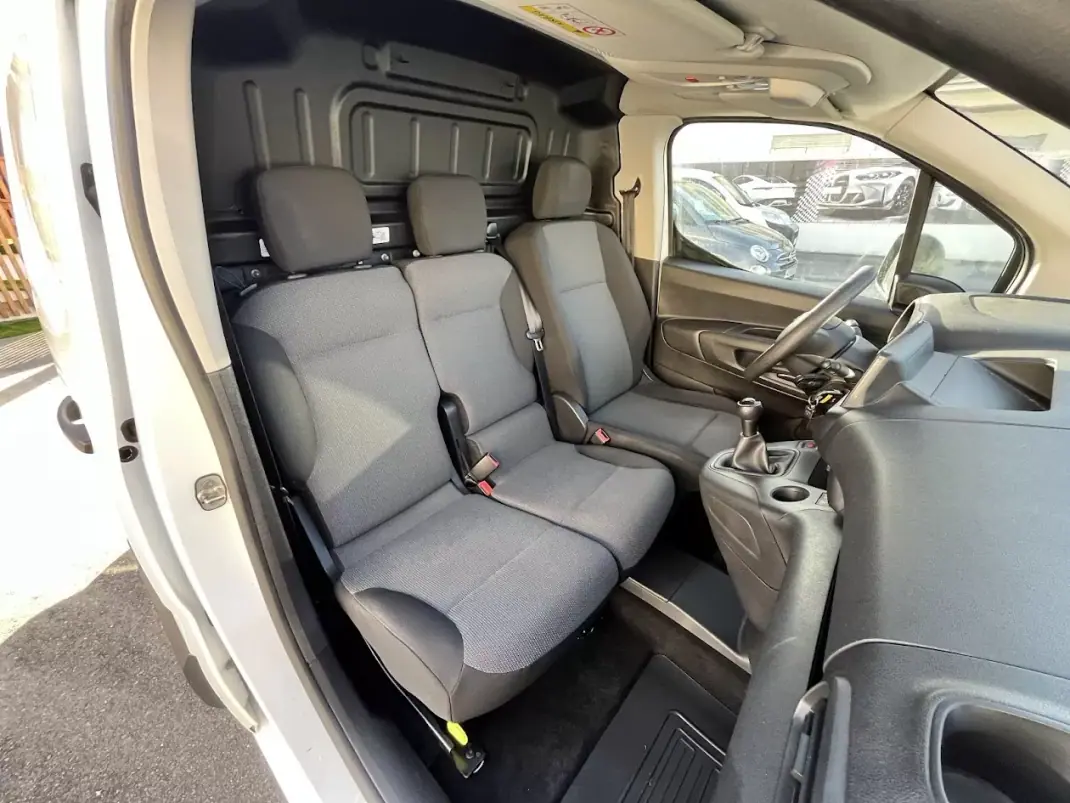 Toyota 2021 - 13950 EUR, 115000 km - AUTO.MOTO.pt - 115000km - foto 19 de 30