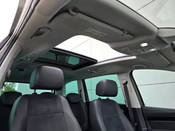 Volkswagen Sharan 2019 - 29700 EUR, 115600 km - AUTO.MOTO.pt - 115600km - foto 15 de 17