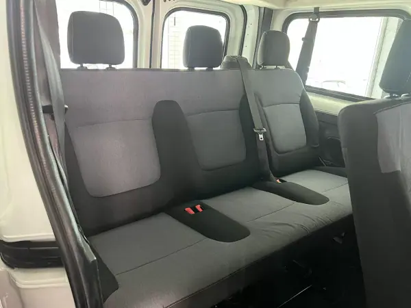 Opel Vivaro 2018 - 22600 EUR, 131722 km - AUTO.MOTO.pt - 131722km - foto 23 de 24