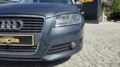 Audi A3 Sportback 2009 - 12990 EUR, 176000 km - AUTO.MOTO.pt - 176000km - foto 13 de 25