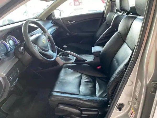 Honda Accord 2009 - 9250 EUR, 266508 km - AUTO.MOTO.pt - 266508km - foto 9 de 34