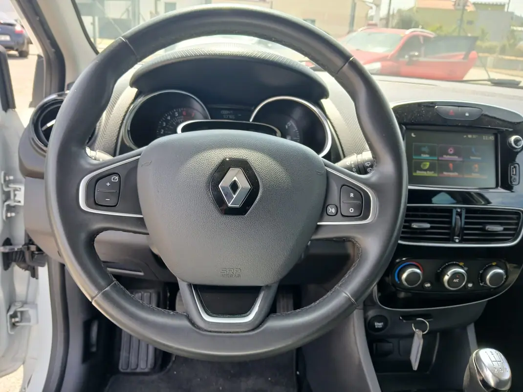 Renault Clio 2019 - 12400 EUR, 108847 km - 108847km - foto 12 de 15