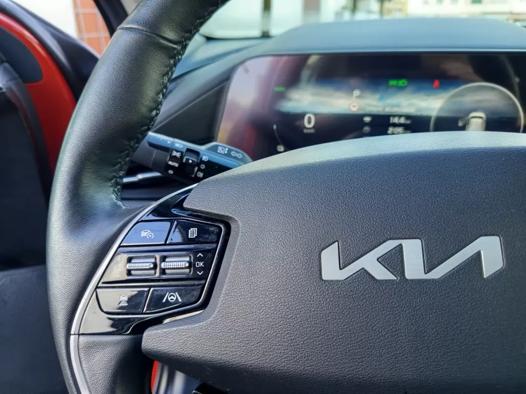 Kia e-Niro 2022 - 24990 EUR, 69900 km - AUTO.MOTO.pt - 69900km - foto 17 de 20