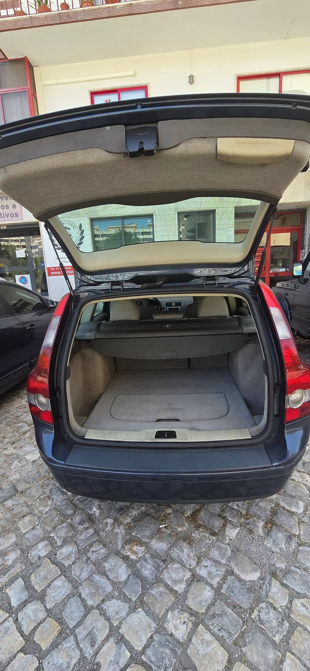 Volvo V50 2007 - 3990 EUR, 230000 km - 230000km - foto 6 de 13