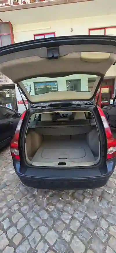Volvo V50 2007 - 3990 EUR, 228 km - AUTO.MOTO.pt - 228km - foto 6 de 13
