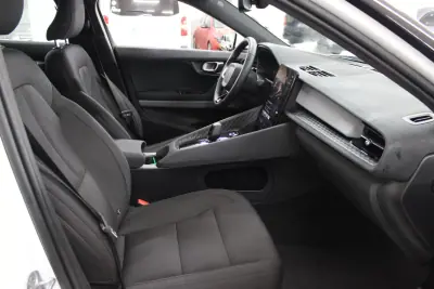 Polestar 2 2023 - 30900 EUR, 64282 km - AUTO.MOTO.pt - 64282km - foto 7 de 20