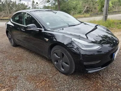 Tesla Model 3 2019 - 23900 EUR, 177000 km - AUTO.MOTO.pt - 177000km - foto 10 de 42