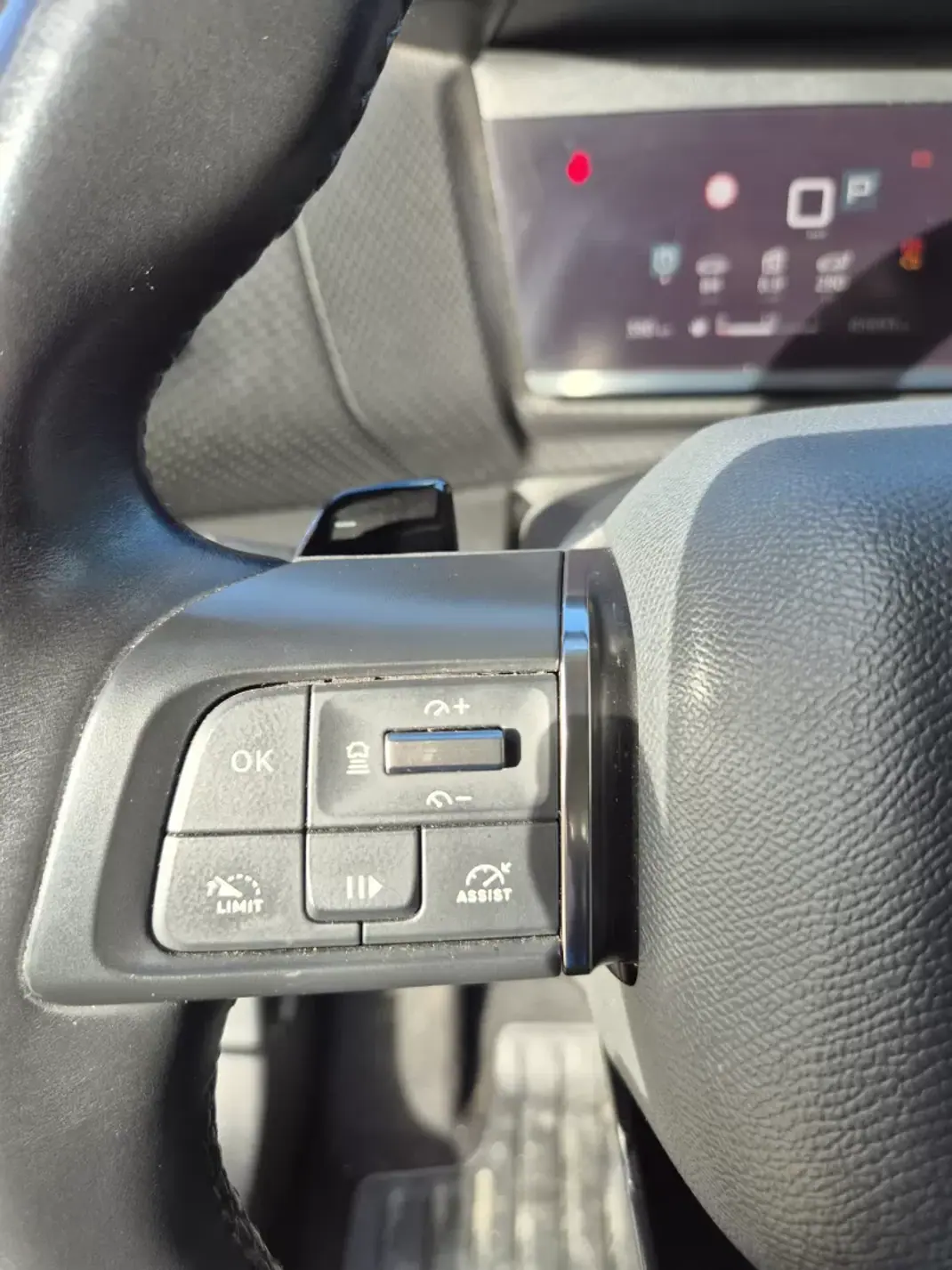 Citroën C4 2022 - 20500 EUR, 85000 km - AUTO.MOTO.pt - 85000km - foto 19 de 39