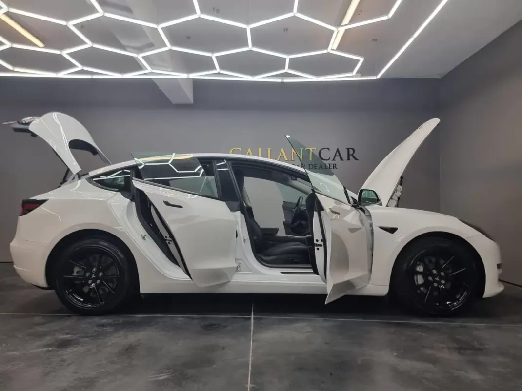 Tesla Model 3 2022 - 30800 EUR, 94100 km - 94100km - foto 7 de 15