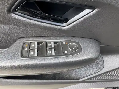 Renault Mégane E-Tech 2022 - 22500 EUR, 73000 km - AUTO.MOTO.pt - 73000km - foto 34 de 36