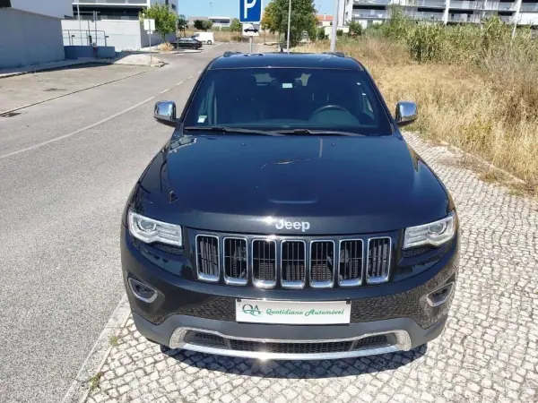 Jeep Grand Cherokee 2016 - 34950 EUR, 135350 km - AUTO.MOTO.pt - 135350km - foto 19 de 60