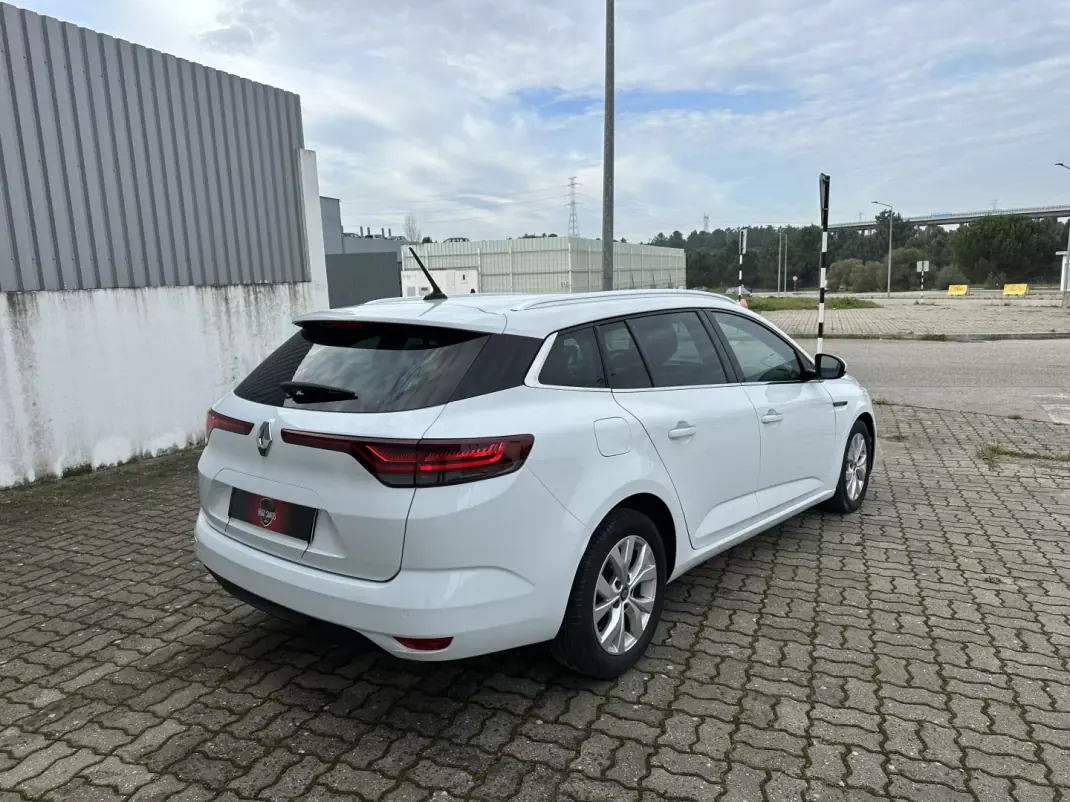 Renault Mégane Sport Tourer 2022 - 18990 EUR, 143000 km - 143000km - foto 4 de 18