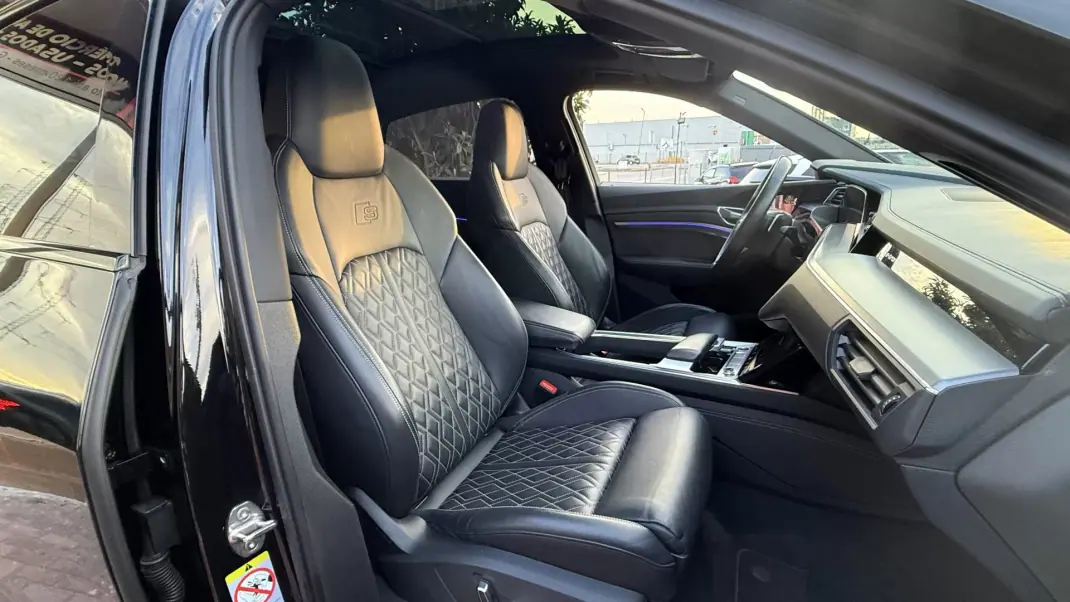 Audi e-tron Sportback 2022 - 39990 EUR, 82000 km - 82000km - foto 42 de 45