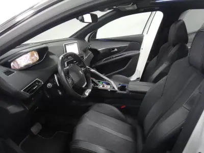 Peugeot 3008 2020 - 19500 EUR, 78000 km - AUTO.MOTO.pt - 78000km - foto 14 de 37