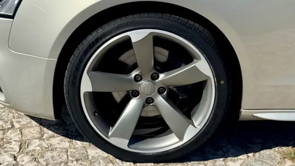 Audi A5 Cabrio 2015 - 23900 EUR, 128555 km - AUTO.MOTO.pt - 128555km - foto 20 de 61