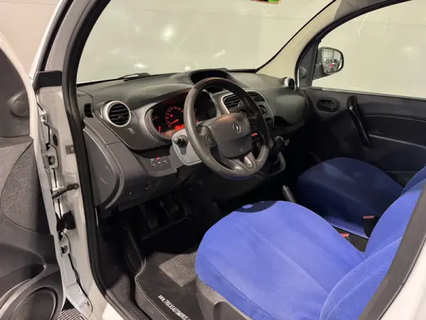 Renault Kangoo 2016 - 10900 EUR, 255000 km - AUTO.MOTO.pt - 255000km - foto 21 de 28