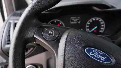 Ford Transit Connect 2022 - 18999 EUR, 62000 km - AUTO.MOTO.pt - 62000km - foto 12 de 19