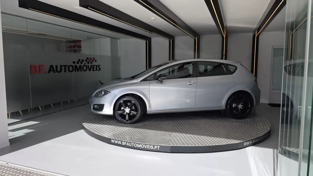 SEAT Leon 2011 - 8900 EUR, 188295 km - AUTO.MOTO.pt - 188295km - foto 15 de 52