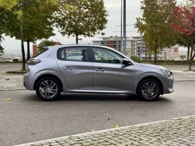 Peugeot 208 2022 - 14500 EUR, 63000 km - AUTO.MOTO.pt - 63000km - foto 7 de 25