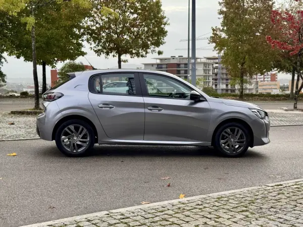 Peugeot 208 2022 - 14500 EUR, 63000 km - AUTO.MOTO.pt - 63000km - foto 7 de 25