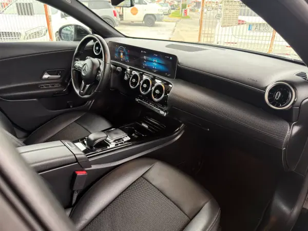 Mercedes-Benz CLA 220 2019 - 26750 EUR, 137070 km - AUTO.MOTO.pt - 137070km - foto 11 de 20