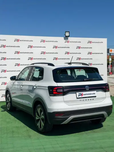 Volkswagen T-Cross 2019 - 18500 EUR, 43397 km - AUTO.MOTO.pt - 43397km - foto 7 de 24