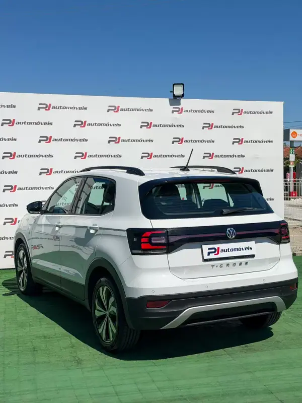 Volkswagen T-Cross 2019 - 18500 EUR, 43397 km - AUTO.MOTO.pt - 43397km - foto 7 de 24