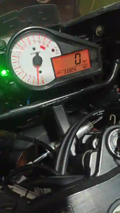 Suzuki GSX-R 600 2003 — foto 6 de 15