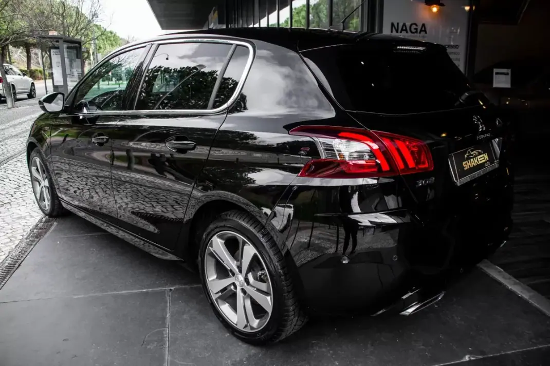 Peugeot 308 2020 - 17990 EUR, 142466 km - AUTO.MOTO.pt - 142466km - foto 6 de 45