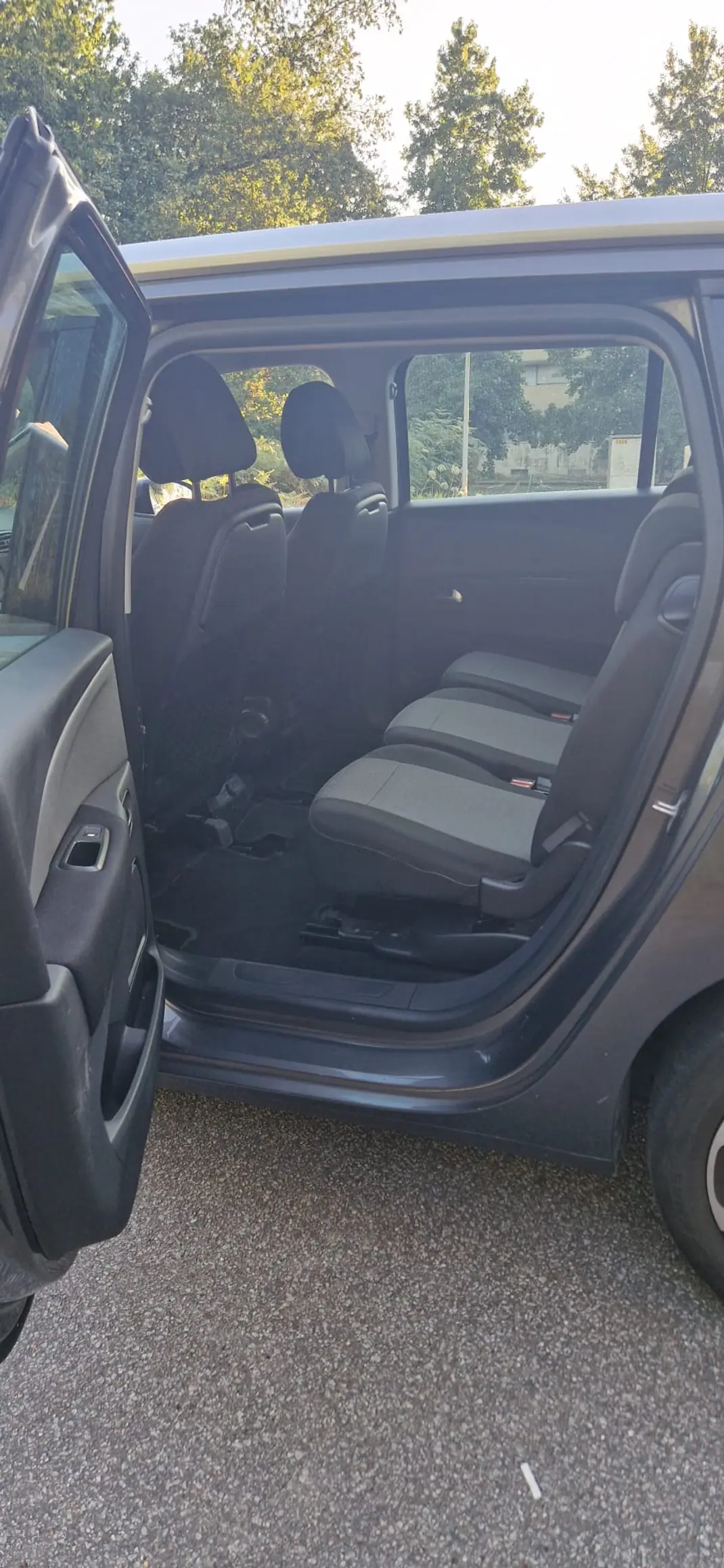 Citroën Grand C4 Spacetourer 2019 - 11000 EUR, 211100 km - 211100km - foto 10 de 13