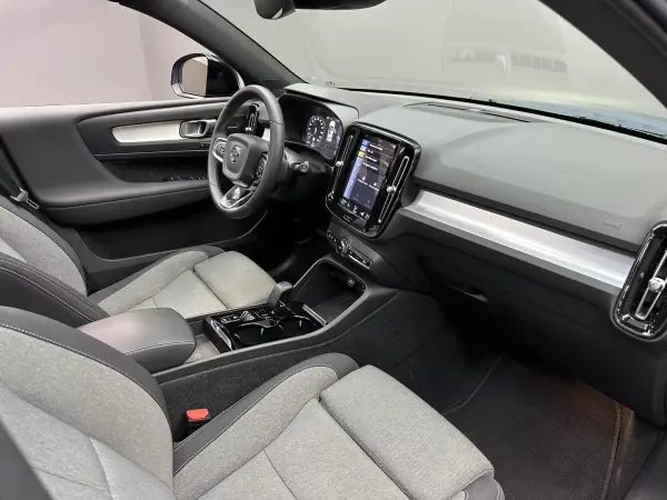 Volvo XC 40 2023 - 39900 EUR, 15000 km - AUTO.MOTO.pt - 15000km - foto 15 de 61